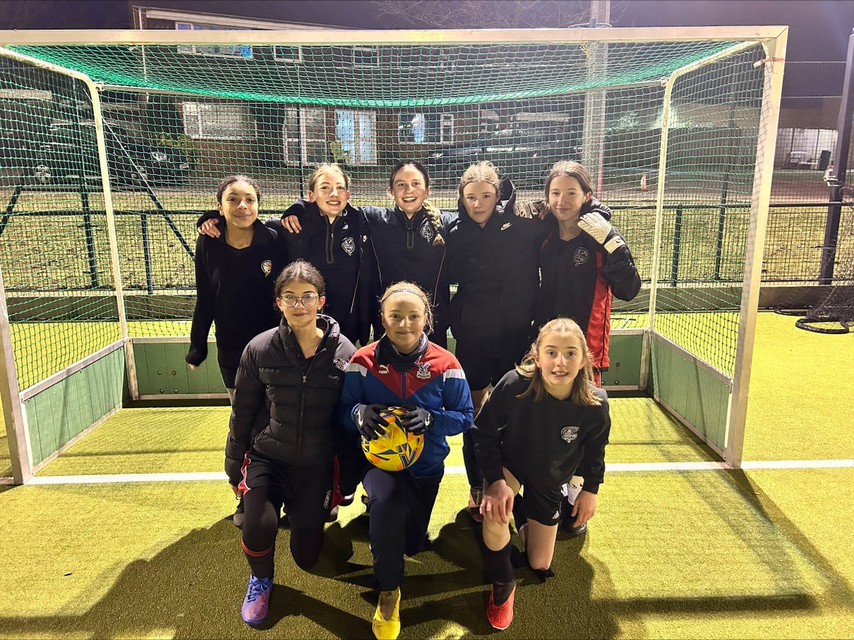 Well done to the U13 girls team who took part in the regional tournament with 10 teams taking part. The girls got to the last 4 and played for 3rd and 4th and took home 3rd winning 2-1. Excellent effort girls onto the county cup next week ⚽️