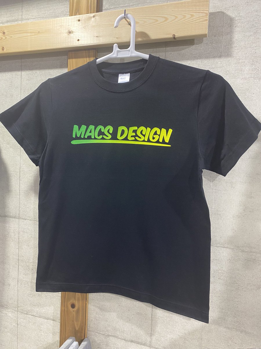 macs_design's tweet photo. フォロー＆リツイートキャンペーン
久しぶりにやっちゃいます！！

🔴NEW グラデーション Tシャツ🔴
グリーン×イエロー
オレンジ×イエロー
ピンク×パープル

ご希望のカラーを抽選で3名様にプレゼント！
サイズはSからXXXLまで選べます。

応募方法
①@macs_design をフォロー
②このツイートをリツイート(リポスト)

※締切 1/26(金)23:59まで
※当選者は後日DMします。

#macsdesign
#マックスデザイン
#DARTSLIVE
#フォローRTキャンペーン 
#プレゼント
 #懸賞