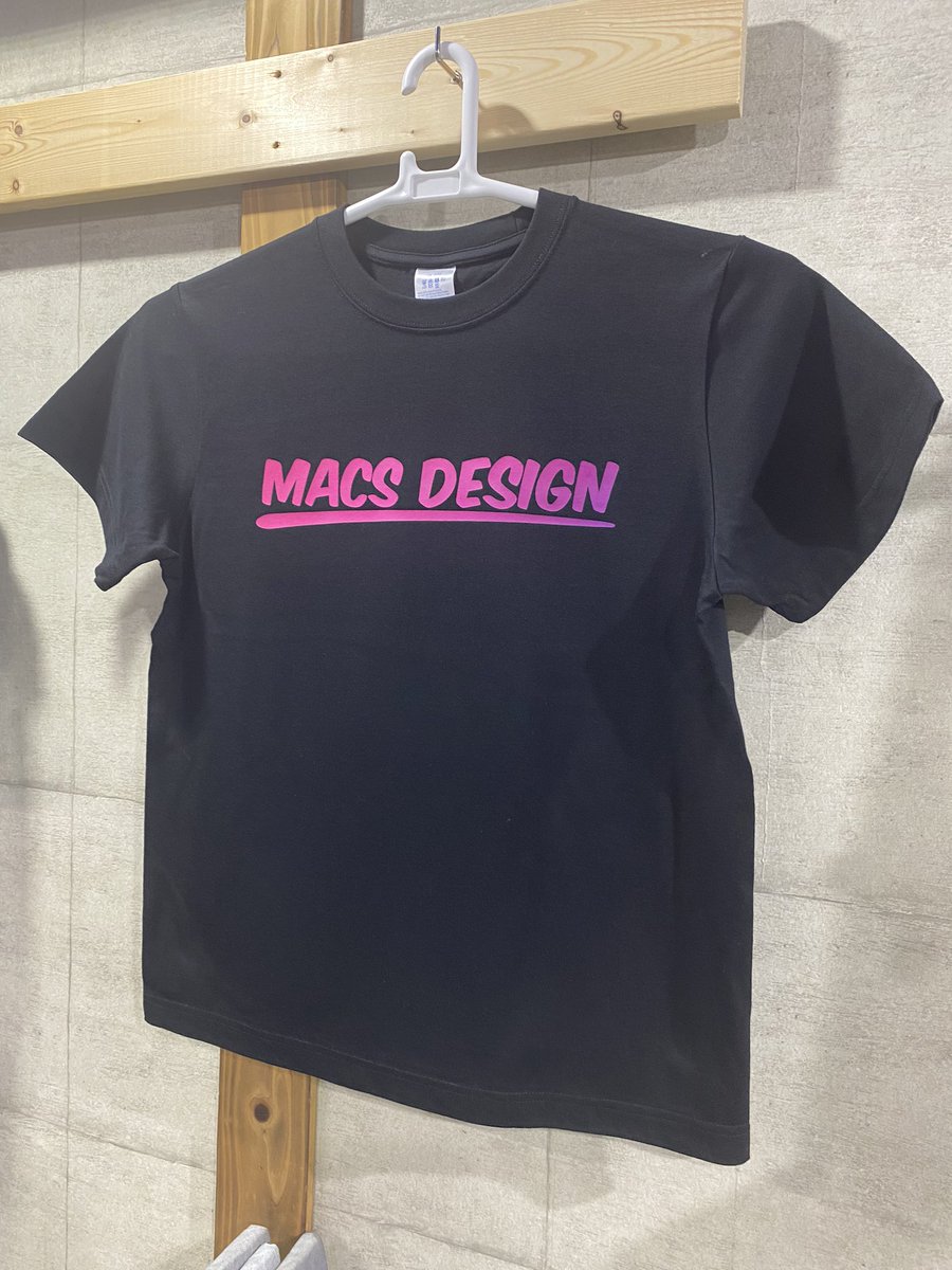 macs_design's tweet photo. フォロー＆リツイートキャンペーン
久しぶりにやっちゃいます！！

🔴NEW グラデーション Tシャツ🔴
グリーン×イエロー
オレンジ×イエロー
ピンク×パープル

ご希望のカラーを抽選で3名様にプレゼント！
サイズはSからXXXLまで選べます。

応募方法
①@macs_design をフォロー
②このツイートをリツイート(リポスト)

※締切 1/26(金)23:59まで
※当選者は後日DMします。

#macsdesign
#マックスデザイン
#DARTSLIVE
#フォローRTキャンペーン 
#プレゼント
 #懸賞