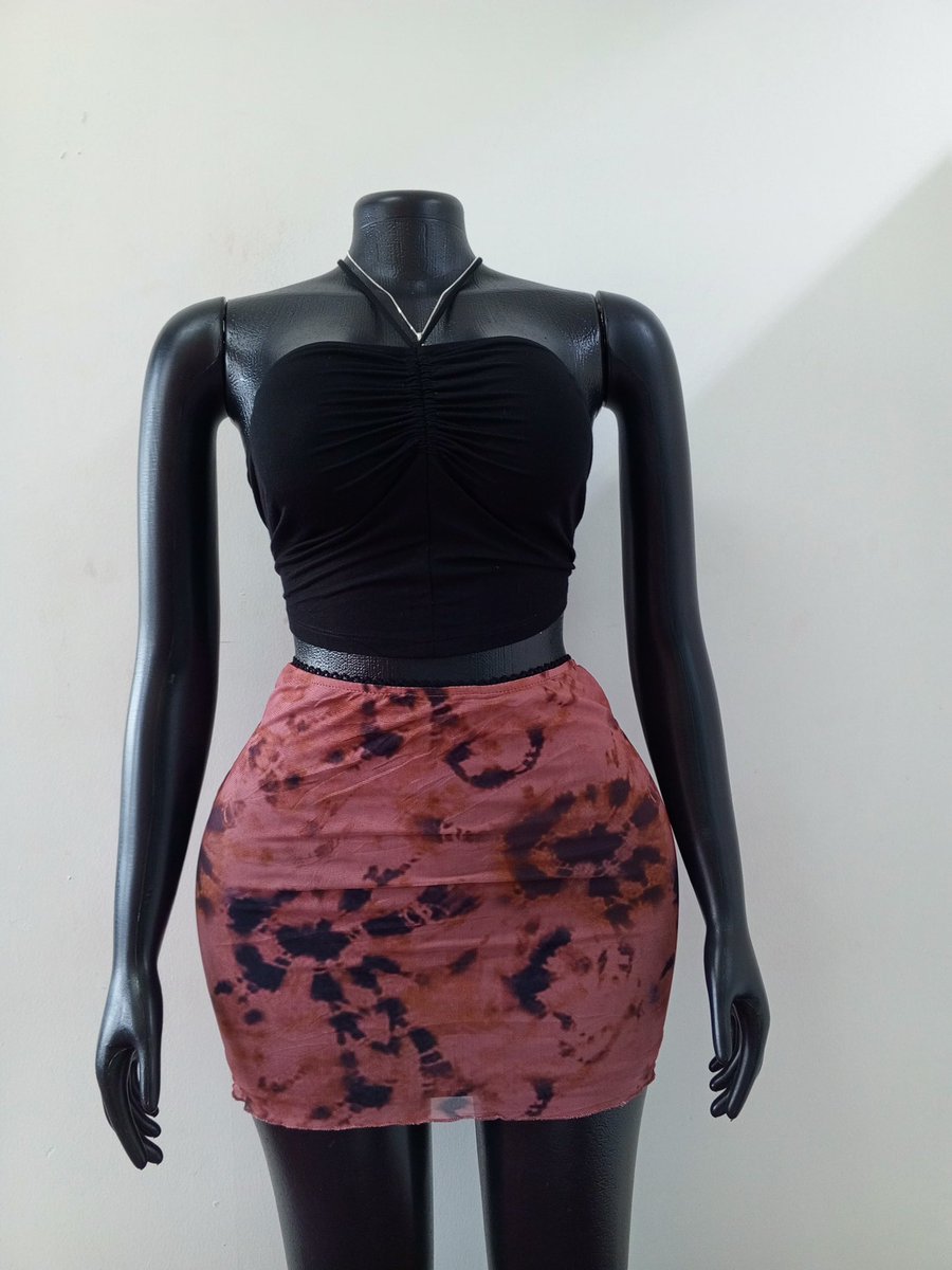 VaibuuKenya's tweet photo. F1: Waist:30-36
Hips:36-42
Length:17 inches 

F2: Waist:33-36
Hips:45-50
Length:17 inches 

F3: Waist:24-32
Hips:28-42
Length:18 inches 

F4: Waist:28-30
Hips:36-41
Length:18 inches https://t.co/hTE7Z2dDSj