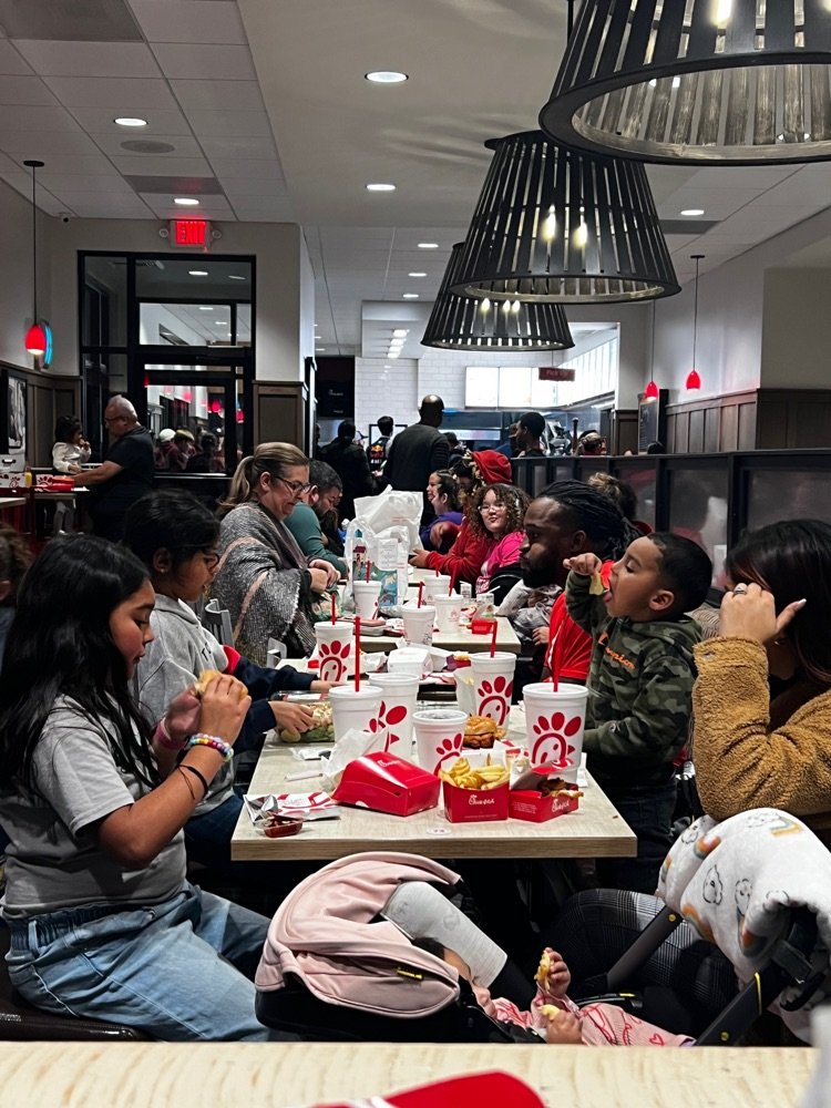We were thrilled about the fantastic turnout at our Spirit Night at Chick-fil-A! 🌟 Huge thanks to @PTARidge and each family who made it out to support! We enjoyed the smiles, conversations, and sharing delicious bites together. 🥳 #CubCommUNITY #ChickfilASpiritNight #TeamRCE2324
