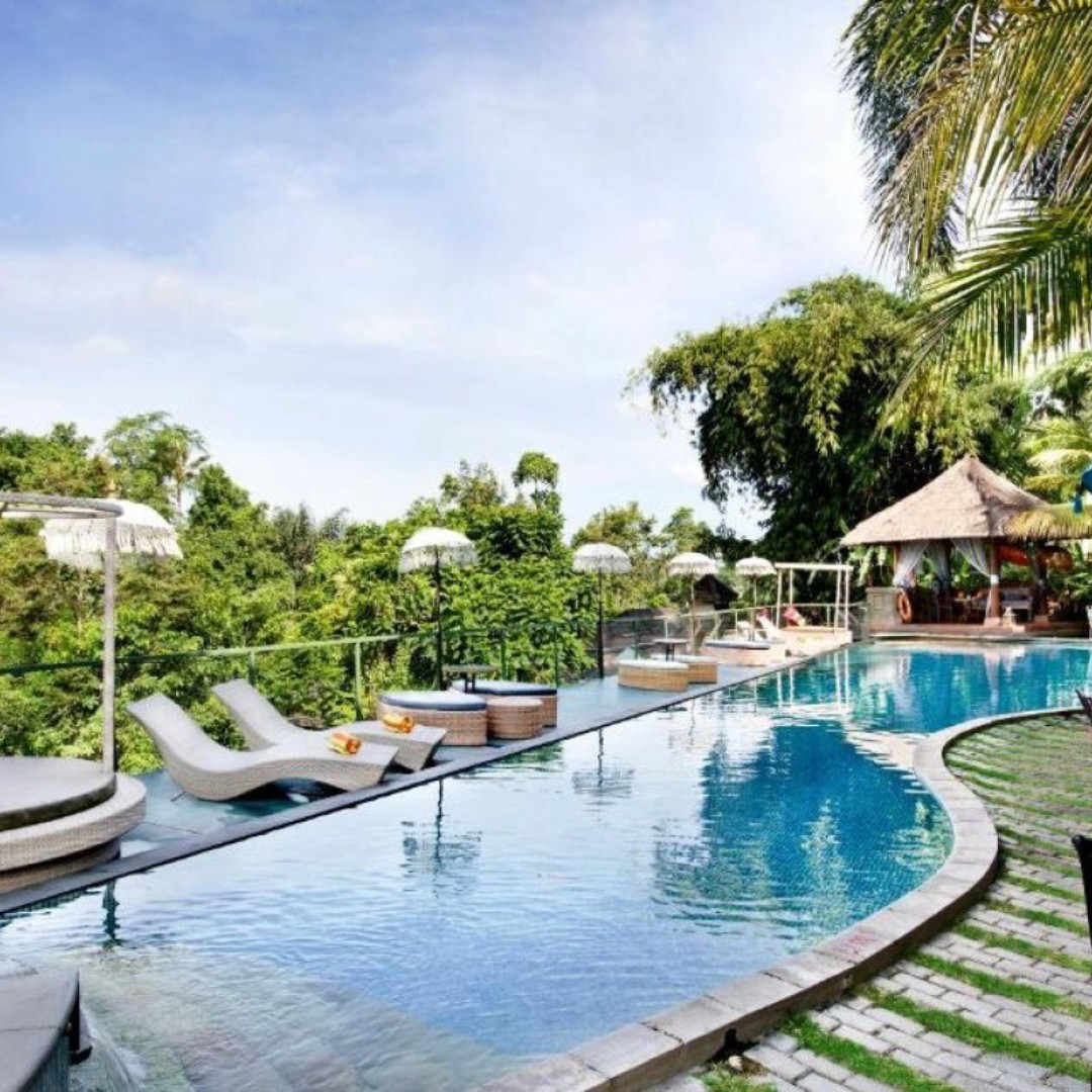 SunloungerTG's tweet photo. 🎄 Spend Christmas &amp; New Year in BALI  🎄
🇮🇩  23 Nights from JUST £1779pp  🇮🇩
😲  ONLY £150pp Deposit  😲

Based on 2 adults sharing, departing 16th December 2024 from London Heathrow. Prices are live and subject to change and availability. 

 Get in touch NOW! https://t.co/acTOVE3JCq