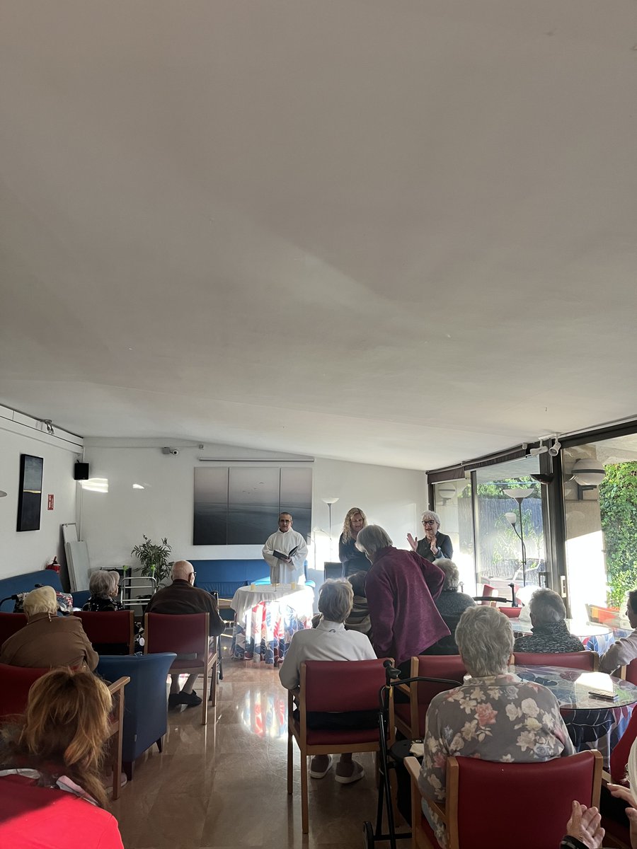 centrocatite's tweet photo. 🕊 Ahir va ser el tercer dijous de mes i a la Residencia es dia de misa
____
🕊 Ayer fué el tercer jueves del mes y en la Residencia es día de misa https://t.co/bvp1jJAPHC