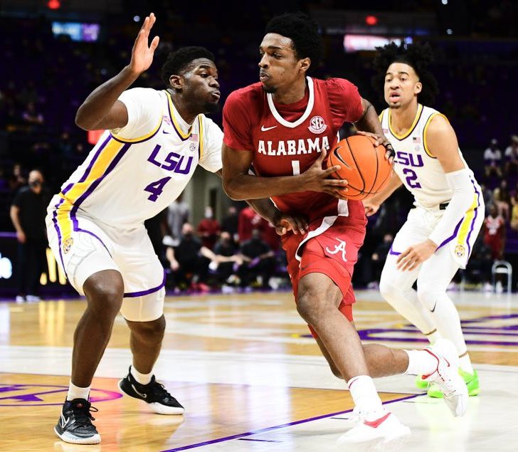 BamaHistory's tweet photo. On this date in 2021, @AlabamaMBB stormed into Baton Rouge, La., and unleashed a 3-point shooting barrage as the Crimson Tide pummeled the hapless Tigers 105-75 in the Pete Maravich Assembly Center. Led by John Petty Jr., Alabama set the SEC record for most 3-pointers with 23.

Petty fueled the Crimson Tide with a game-high 24 points, which included eight 3-pointers, as Alabama rolled to a commanding 60-32 halftime lead. Joshua Primo and Jahvon Quinerly each followed with 22 points and six 3-pointers. Herbert Jones had 13 points and one 3-pointer. Alabama beat LSU three times this season, winning 78-60 in Tuscaloosa and edging the Tigers 80-79 to win the 2021 SEC Tournament Championship.