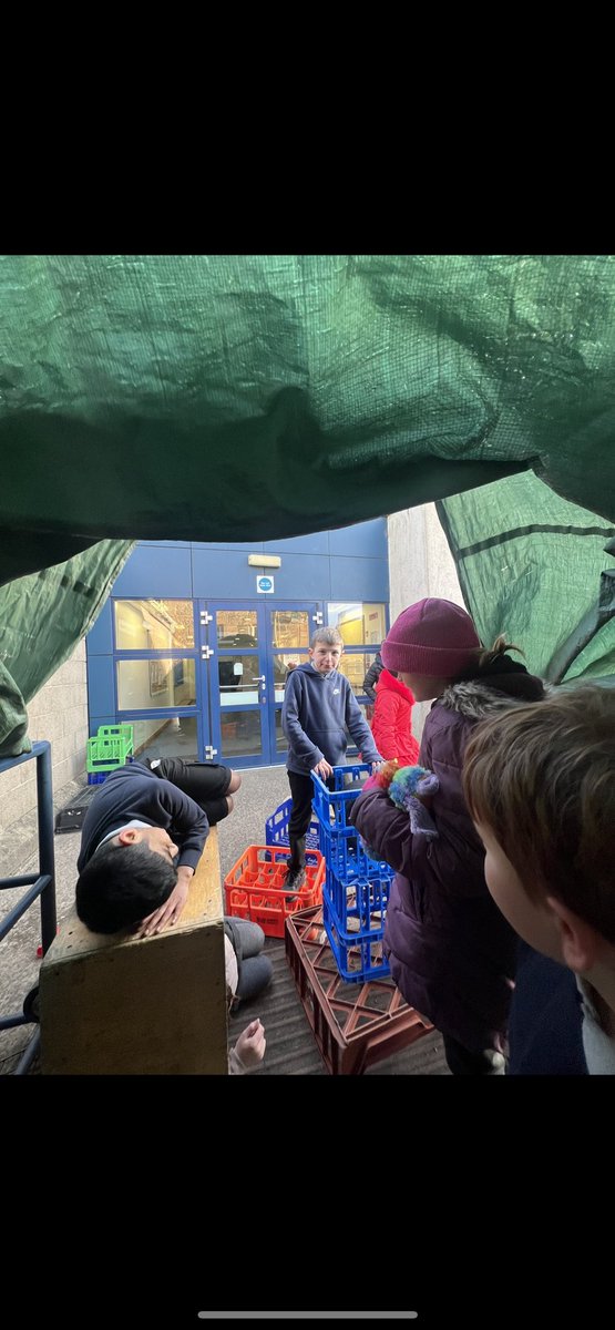 LVPSP5M's tweet photo. Den building during loose parts yesterday despite the windy weather 😊 https://t.co/z6SwRevvTz