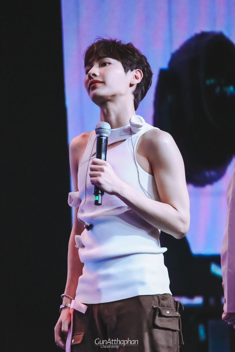 GunAtp_CNFamily's tweet photo. 240113 NANNING FM 4P
🥰🥰
#GunAtthaphan #กันอรรถพันธ์ 
#GunMiracleMomentFM https://t.co/xLnENY7F1r