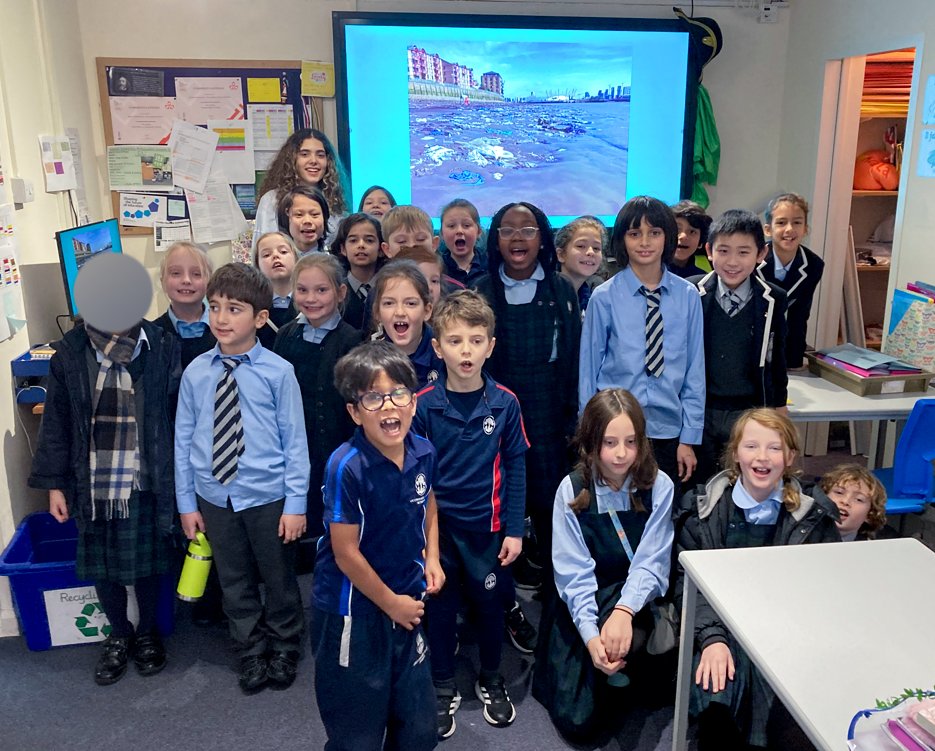 DHSPrep's tweet photo. Our Middle School #Eco Ambassadors had a very special visit from @SPGSMain student, Ani. She came to talk to them about her #Tidey campaign to reduce #plastic #pollution in the #RiverThames where she goes rowing. Thank you Ani and keep up the good work!♻️ https://t.co/MEEPUMba78