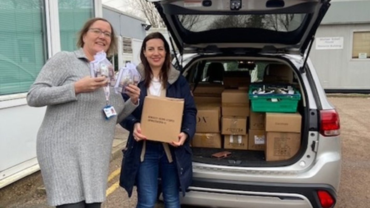 Michael Sobell House (@michaelsobell) on Twitter photo Thank you to Sarah from Serving Our Superheroes Charity for delivering 500 comfort packs to our Inpatient Unit and Hospice at Home service 💙
These packs contain a variety of toiletries which were sponsored by Clean Conscience.
<a href="/CleanC_Team/">CleanConscience™</a> Thank you to Sarah from Serving Our Superheroes Charity for delivering 500 comfort packs to our Inpatient Unit and Hospice at Home service 💙
These packs contain a variety of toiletries which were sponsored by Clean Conscience.
<a href="/CleanC_Team/">CleanConscience™</a>
