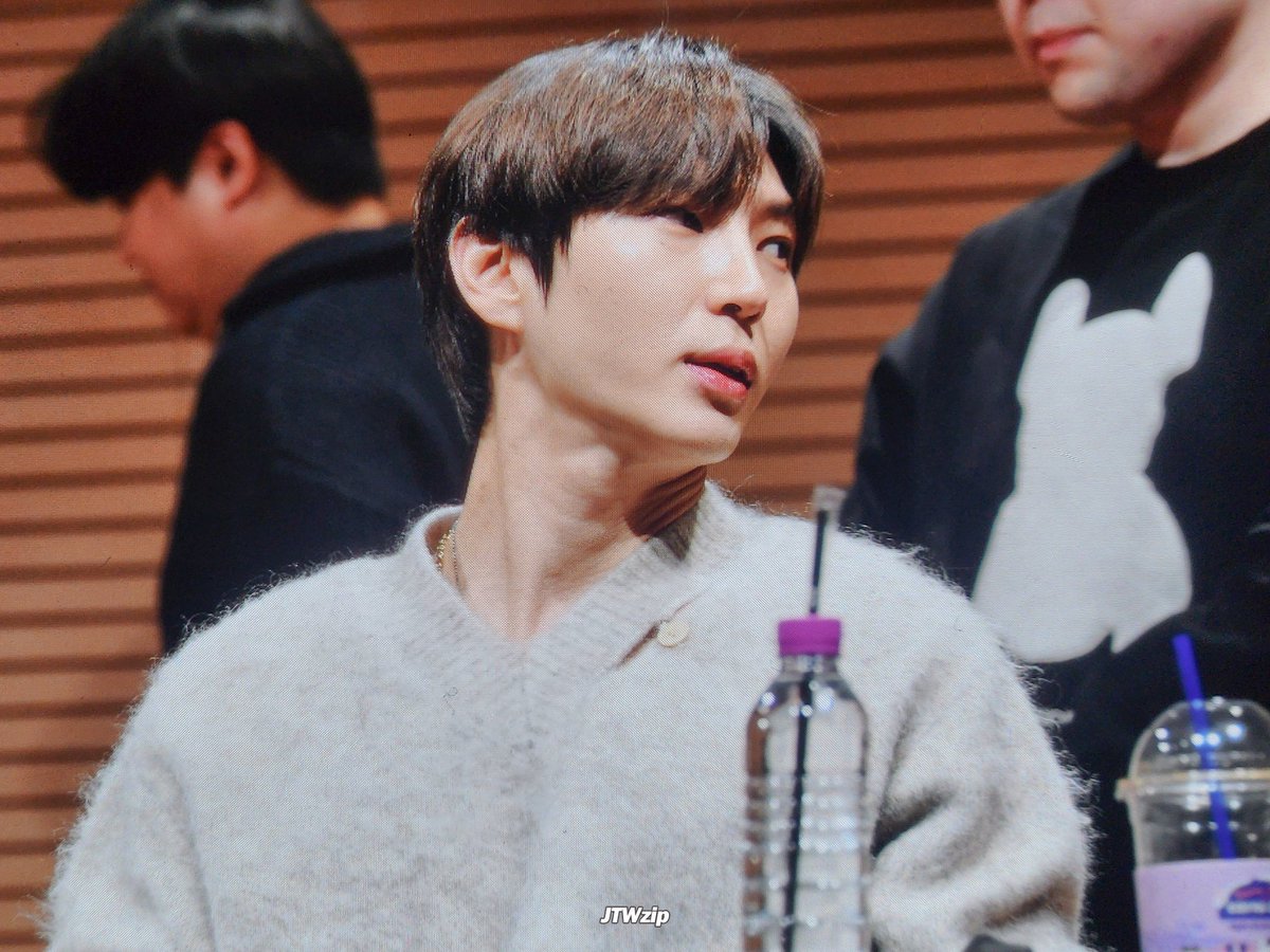 JTWzip's tweet photo. 240119 사운드웨이브 프리뷰

미남 고양이 오늘두 열일중🐱❤️

#레오 #LEO #정택운 #택운 @JUNGTW_LEO https://t.co/6RUvaiVvHr