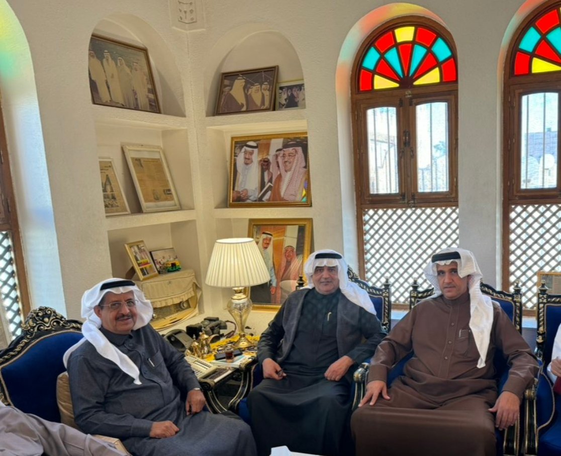 Drorainy's tweet photo. أثناء زيارتي للاحساء تشرفت بزيارة مجلس اسرة المغلوث العامر بالكرم والاريحية والمحبة الغامرة التي يبثها سعادة الدكتور عبدالله المغلوث واقاربه وضيوفه من ٱهالي الاحساء الطيبين وفي الصورة اخي احمد الملحم الذي يمثل أحد رموز هذه السمات الراقية.
مجالس الاسر في الاحساء إرث حضاري ومتعددة https://t.co/HnBeelz4qJ