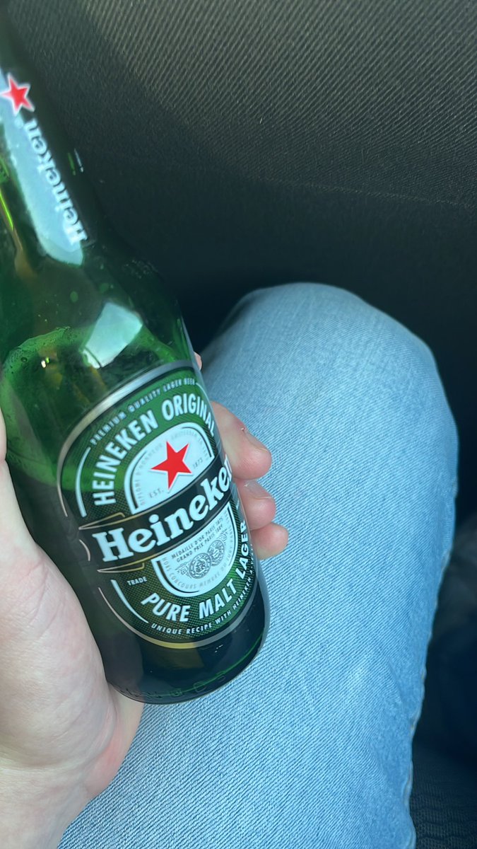 Olli2709's tweet photo. @blaugelb_00 Lecker Bierchen https://t.co/6x7lzaHaz4