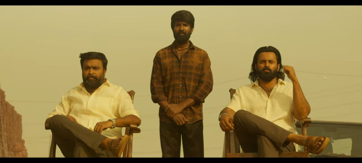 #Garudan Title Glimpse ✨

🔗 youtu.be/eGGZejcN79I

A Proper Action Entertainer ✅

Cast - #Soori #SasiKumar #UnniMukundan #RevathySharma #Sshivada #RoshiniHaripriyan

Music - #YuvanShankarRaja

Story - #Vetrimaaran

Direction - #RSDuraiSenthilkumar (Kodi, Ethir Neechal)