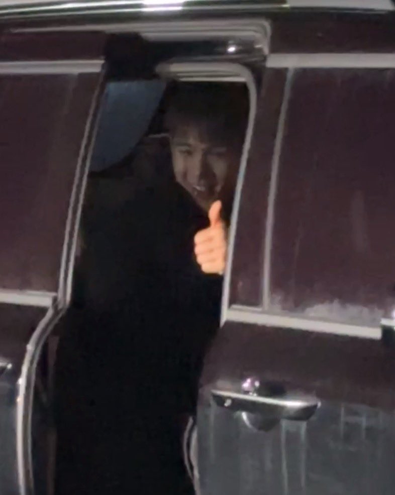ilikeUmorethanu's tweet photo. 퇴근길 모자이크하고 있는데 ㅋㅋㅋㅋㅋㅋㅋㅋ 곰돌이 따봉 날리면서 차 탐 ㅋㅋㅋㅋㅋㅋㅋㅋ https://t.co/jtgSTbdcTs
