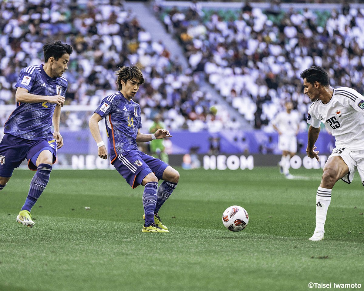GoalJP_Official's tweet photo. 🇯🇵 #アジアカップ イラク戦 前半終了 🇮🇶

スタジアムの大歓声を背にKO直後から前に出た #イラク代表 が開始5分に先制。

反撃に出る #日本代表 だが、前半ATにカウンターから失点。アイマンにこの試合2ゴール目を許し、2点ビハインドで後半へ。

イラク 2-0 日本

#SAMURAIBLUE #サッカー日本代表 https://t.co/GByF91Ql0k