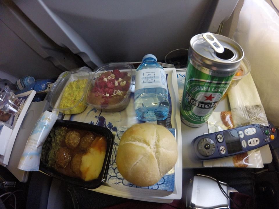 MT111tmd123's tweet photo. Selection of economy class #inflightmeals and snacks provided on various @KLM flights I've done (2018-2021) https://t.co/1Qh929tyML