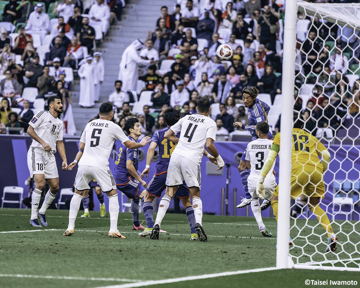 GoalJP_Official's tweet photo. 🇯🇵 #アジアカップ イラク戦 前半終了 🇮🇶

スタジアムの大歓声を背にKO直後から前に出た #イラク代表 が開始5分に先制。

反撃に出る #日本代表 だが、前半ATにカウンターから失点。アイマンにこの試合2ゴール目を許し、2点ビハインドで後半へ。

イラク 2-0 日本

#SAMURAIBLUE #サッカー日本代表 https://t.co/GByF91Ql0k