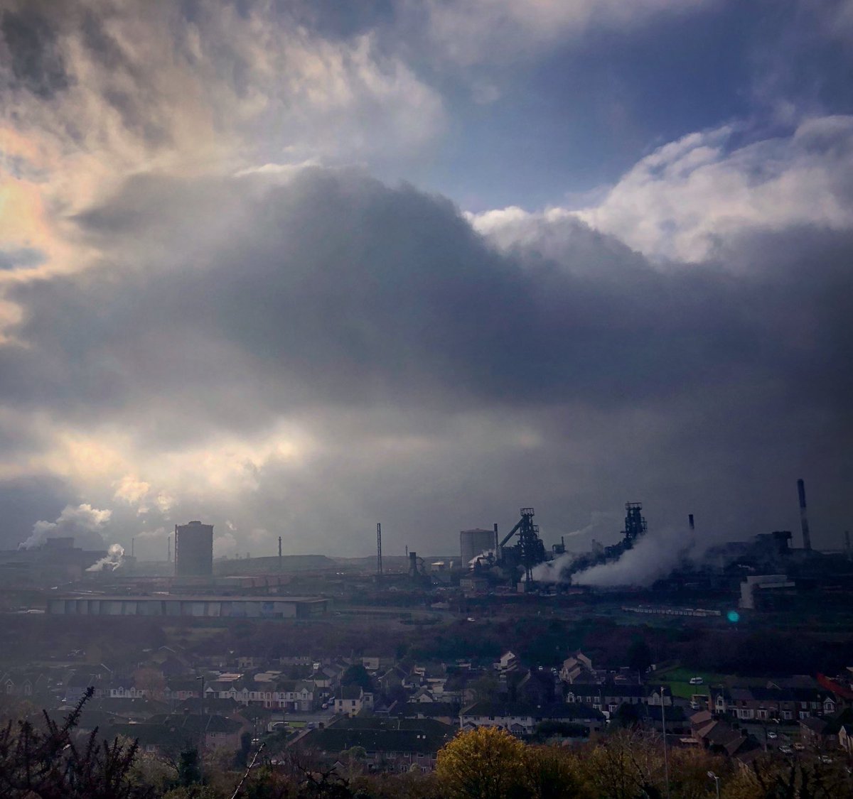 sianybach's tweet photo. My partner has worked on the blast furnaces for over 30 years. He genuinely loves his job. 
Tata’s decision will undoubtedly stab a knife into the beating heart of Port Talbot. 
Those that assured us it wouldn’t happen should be ashamed of themselves ⁦⁦@RishiSunak⁩ https://t.co/a0uysMJbk8