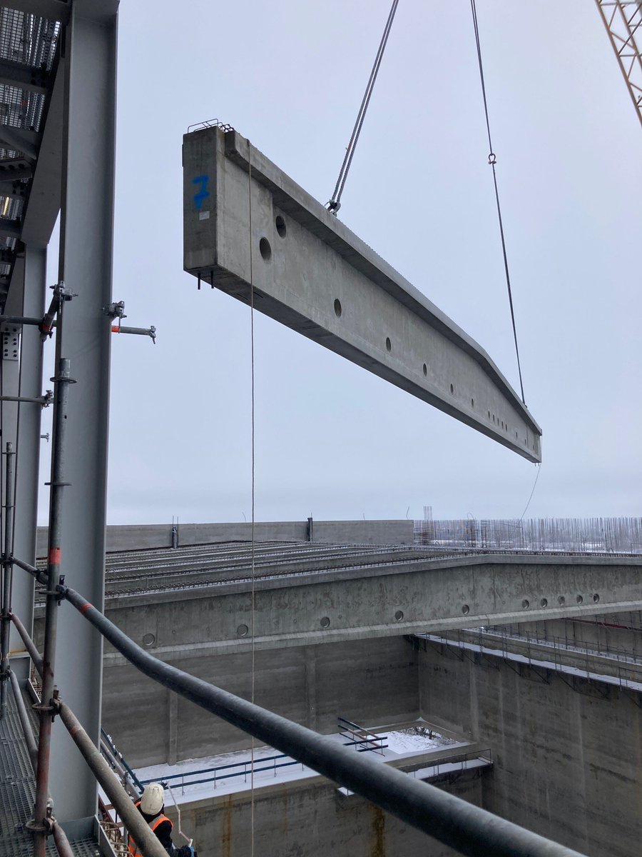 Baufortschritt in Stapelfeld! 
10 Spannbeton-Fertigteilbinder mit einem Gewicht von je 60t und einer Spanne von über 35m wurden montiert. Ein riesiges Dankeschön an alle Beteiligten.