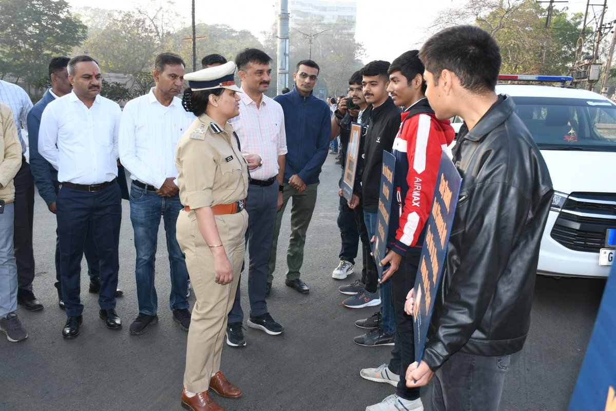 GujaratPolice tweet picture