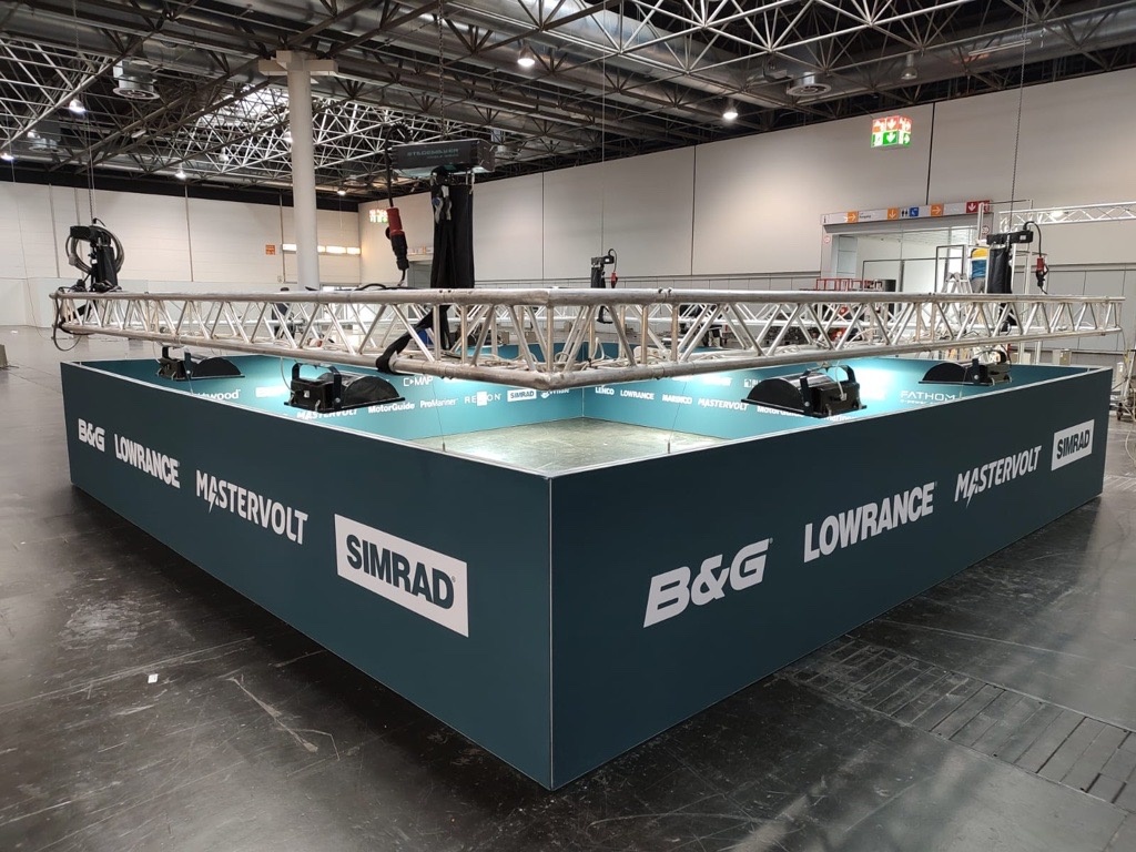 discoverepm's tweet photo. SNEAK PEEK: 
🔨 As the booth construction for our clients progresses this week at @nonstopboot, we're eager to unveil the final exhibition stands next week at the show opening! 
👀 Stay tuned for more updates!
#EventProfs #exhibitions #TradeShow #BootDusseldorf #exhibitionstands https://t.co/SvrfwosKbu