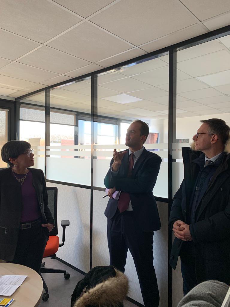 Visite officielle de nos DG <a href="/ThibautGuilluy/">Thibaut Guilluy</a> DG <a href="/FranceTravail/">France Travail</a> et <a href="/GillesGateau/">Gilles Gateau ⚡</a> DG <a href="/Apecfr/">Apec.fr</a>   à <a href="/CDEssonne/">Département de l'Essonne</a>  à <a href="/VilledEvryCourc/">Ville d'Évry-Courcouronnes</a>  <a href="/MichelBissonGPS/">Michel Bisson</a> président <a href="/grandparissud/">Grand Paris Sud</a> #BertrandGaume  Préfet <a href="/Nadine_CRINIER/">Nadine CRINIER</a> @FrancoisCousin 
Rencontre équipes et entreprises <a href="/transdevFR/">Transdev France</a> <a href="/reflexces/">reflex ces</a>
