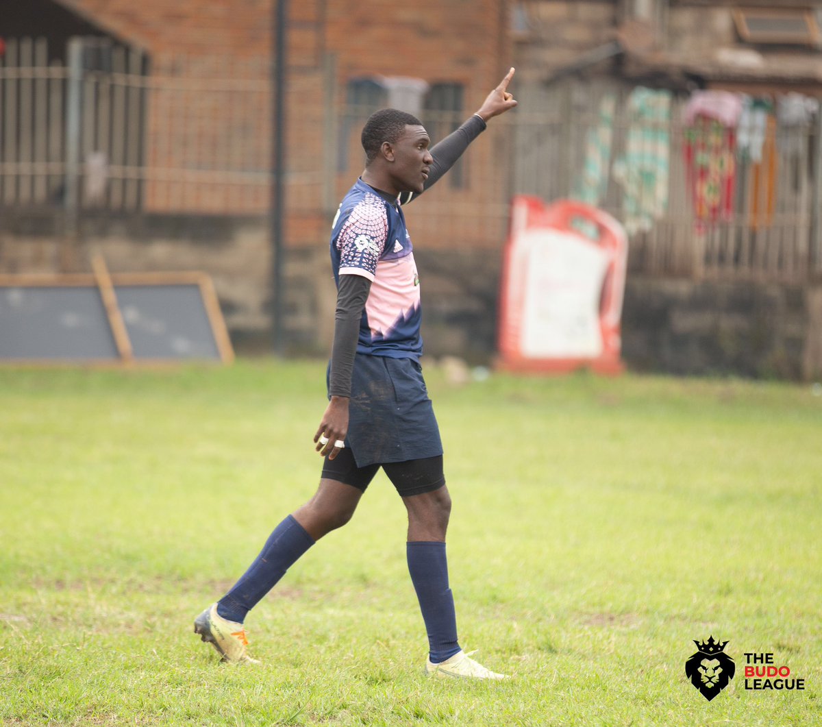 najeabkasule's tweet photo. Mwena mugende mumaaso. Defence mujindekele

#upthefriars
#TBL7 https://t.co/BThufddwXU