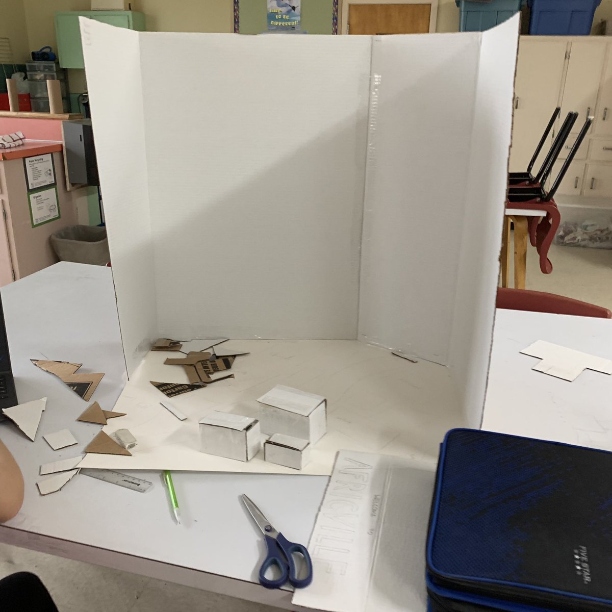 MsShorttRobert's tweet photo. We have been working hard putting together our African Nova Scotia History Challenge projects this week! @HRCE_NS @EllenvaleJrHigh @dbdli https://t.co/WJxomgfzoT
