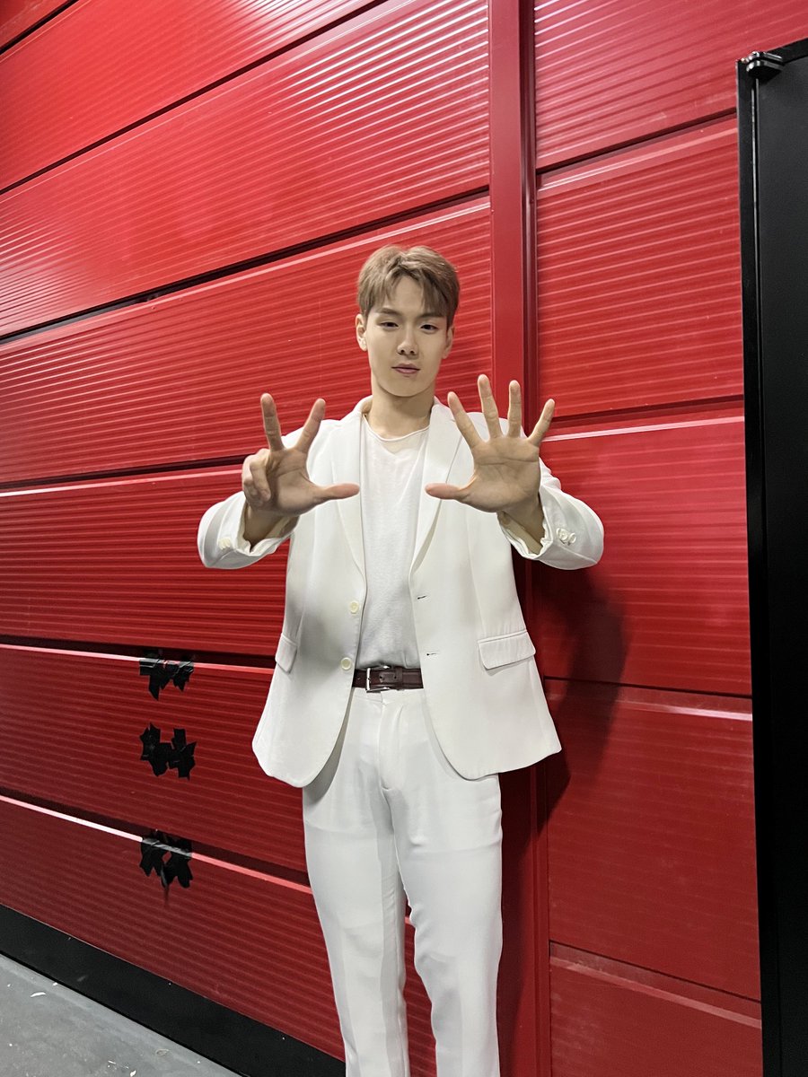OfficialMONSTAX's tweet photo. 📸
240119 #몬스타엑스 #셔누
2023 FUERZA BRUTA WAYRA in seoul 완료

마지막 푸에르자부르타 웨이라까지 🎪
힘차게 달려 준 셔누🏃‍♂를 응원해 주시고
사랑해 주시고 아껴 주셔서 감사합니다!
2024년도 함께 계속 달려요 몬베베 ❤

#SHOWNU
#MONSTA_X #MONSTAX 
#2023FUERZABRUTAWAYRAinSEOUL
#2023푸에르자부르타웨이라인서울