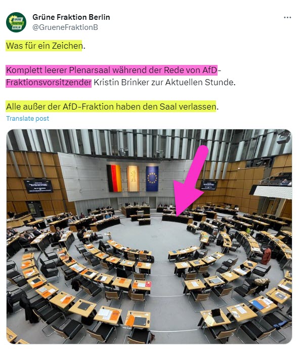 TimKoffiziell's tweet photo. Böse Zungen munkeln, dass das die NSDAP damals auch mal gemacht hat. Zwinkersmiley

#Saal https://t.co/sN9Fen8UZX