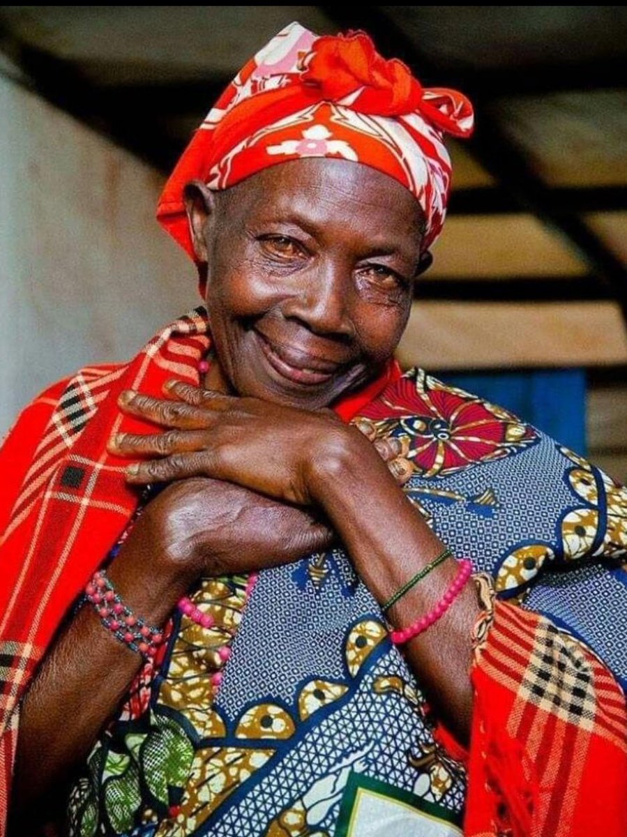 Twakiranye umubabaro mwinshi urupfu rw'umukinyi rurangiranwa w'ireresi "Ni Nde ?", umupfasoni Adrienne Nahimana.
Uburundi burabuze intore ifise impano mu gutanga impanuro ibicishije mu gutwenza abantu.
Turahojeje umuryango wiwe w'amaraso, abakinyi b'umurwi Ni Nde, n'Abakunzi biwe