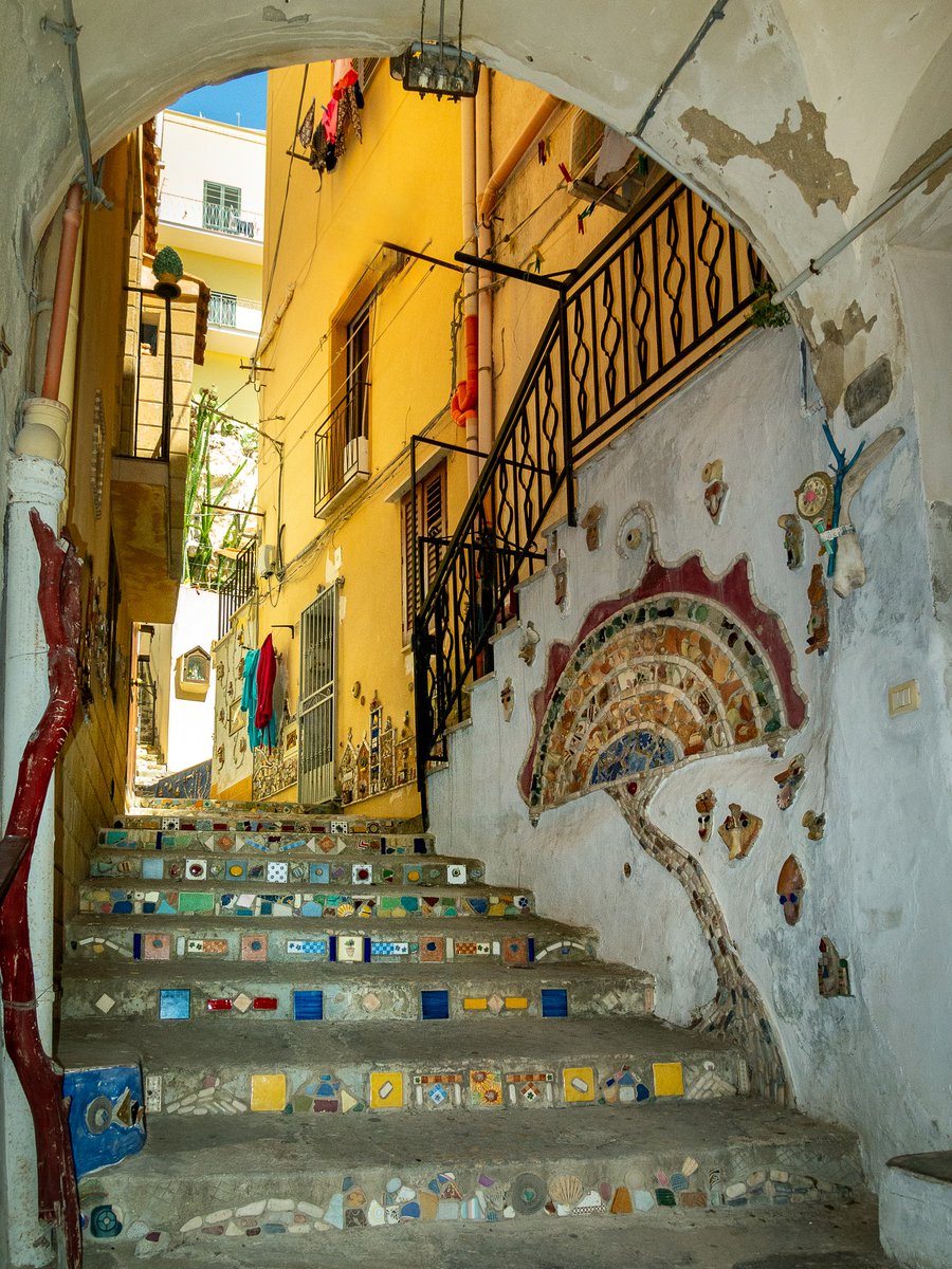 Il mare, l'arte delle ceramiche e secoli di storia..andiamo alla scoperta di #Sciacca 👉 visitsicily.info/sciacca/ 📷 Dario Di Vincenzo #visitsicilyinfo #agrigento #sicilia #sicily