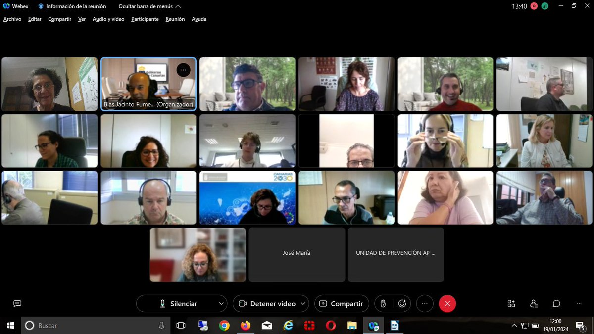 luciaquirogarey's tweet photo. Terminamos semana con un webinar sobre nuestro Proyecto #Adminflix a personas trabajadoras del #GobiernoCanarias que querían conocer nuestra experiencia y aprender y, ¡cómo no!, compartir... Hemos participado al alimón las 8 personas del equipo y ¡vaya disfrute! Empieza el camino https://t.co/enQtHFRBcO