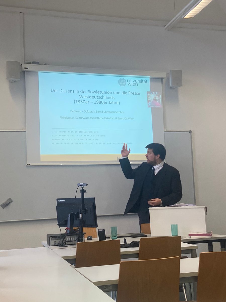 Yesterday I defended my doctoral-thesis and completed my #PhD @univienna with distinction! Special thanks to my PhD-supervisors, family, friends, and colleagues at @dshcs_univie, @DA_vienna, @wiiw_ac_at, and @SPGlobal, who supported me in finishing my PhD!