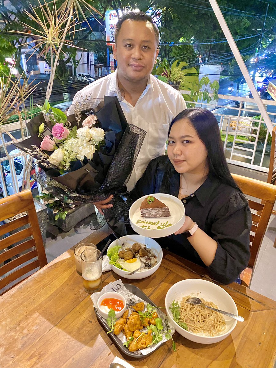 Uktrrr's tweet photo. 5 love languange diborong Adit💗 my heart is full 
#MasyaAllah wkwkwk https://t.co/UY717nwb18