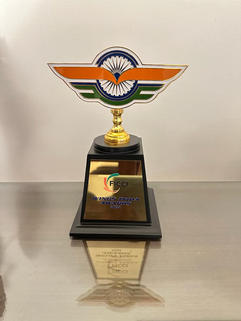 Vinamralongani's tweet photo. Among other sustainable initiatives the @AirIndiaX team also operated India's 1st commercial passenger flight powered by indigenously produced sustainable aviation fuel on 19.05.23 from #Pune to #Delhi.
This team was awarded last night by @MoCA_GoI for creating #aviation history https://t.co/UP6WLJQwok