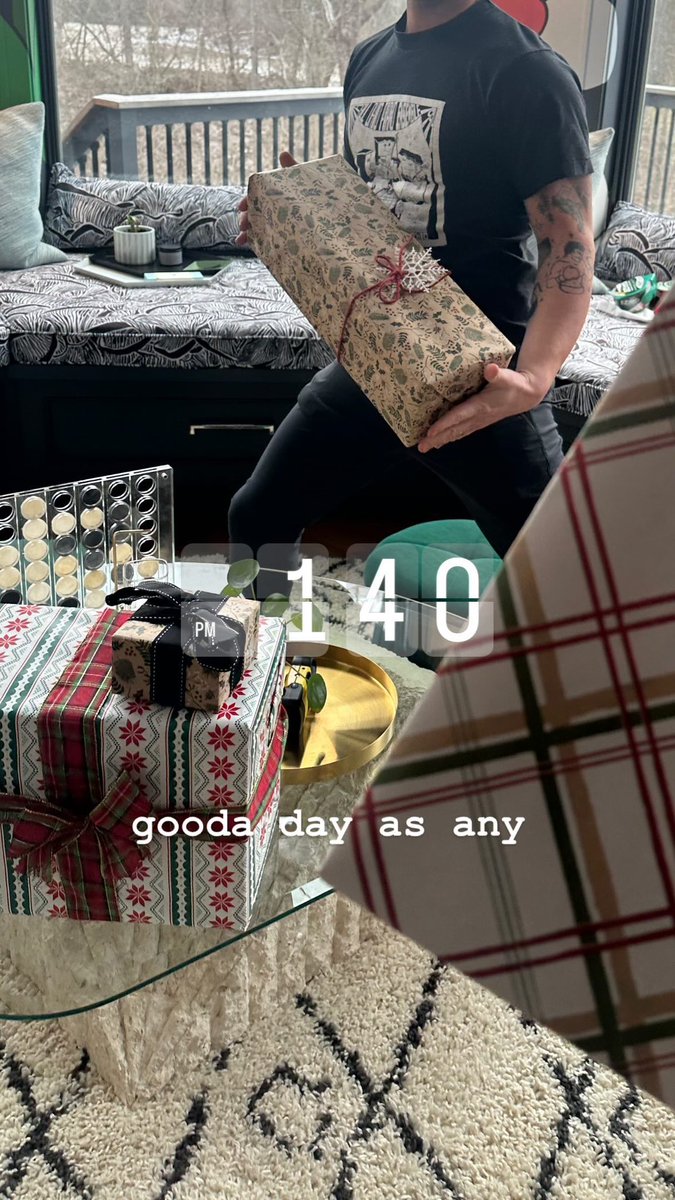 debryanbra's tweet photo. Debby Ryan via Instagram Stories. https://t.co/clZqutkoWp