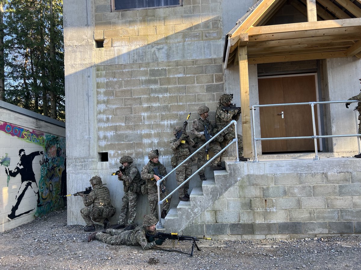 Gurkha Company (Sittang) deployed on Exercise SITTANG URBAN WARRIOR at UTF Minley during the period of 15 – 17 January 24. The training was led by qualified Urban Warfare instructors from within the Company. 

#Gurkha #Soldier #Teamwork #UrbanWarfare #BritishArmy