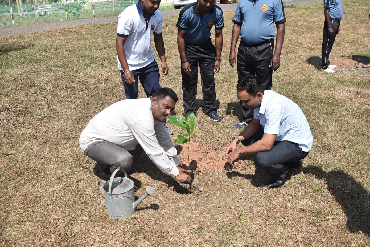 AndamanPolice's tweet photo. On 19-01-2024, staff and trainees of #PTSProthrapur under the guidance of Shri. R.K. Sharma, DANIPS, Vice Principal (PTS), organized a Plantation Drive within the PTS Campus to mark the celebration of #PoliceRaisingWeek2024. https://t.co/HXhgSdH6Yo