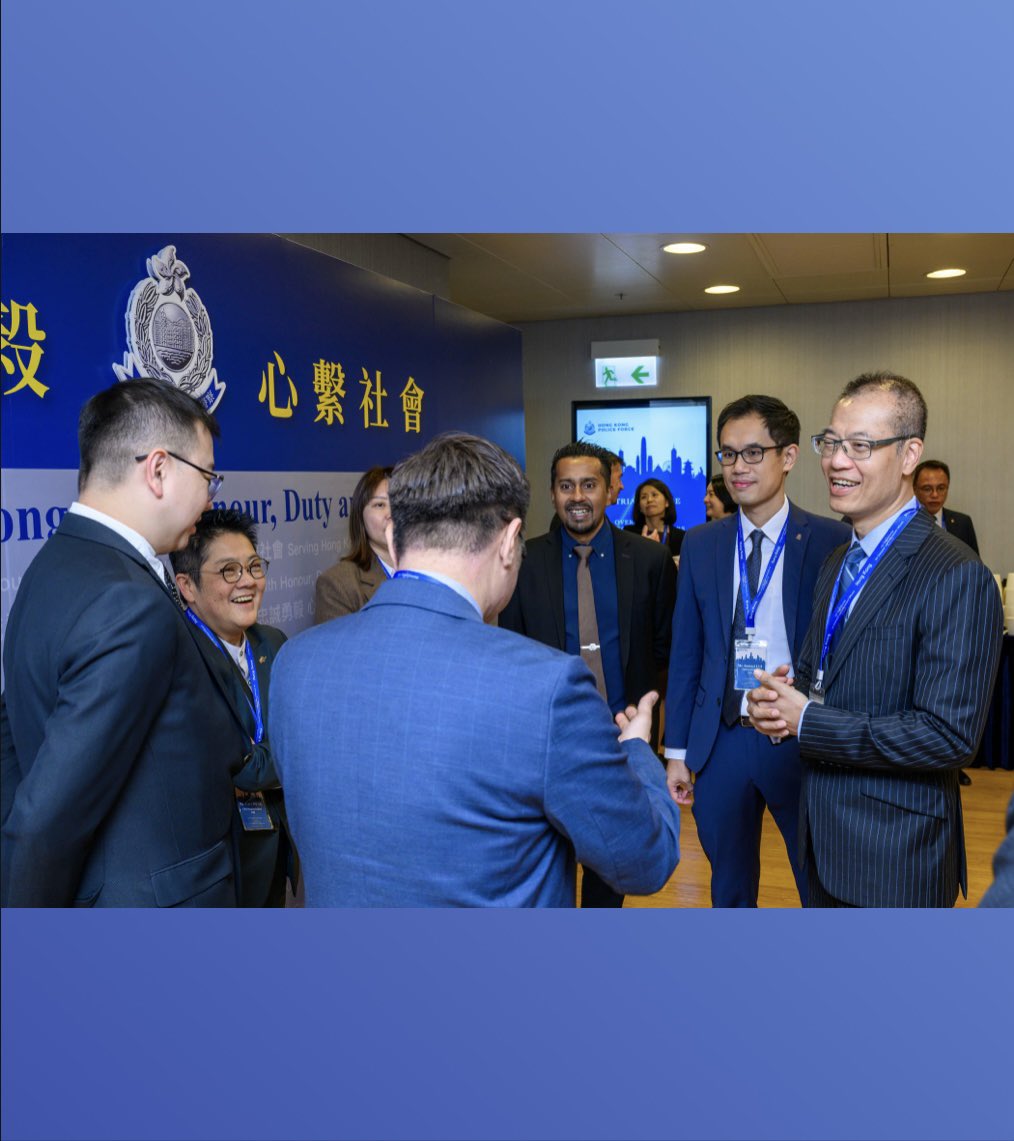 hkpoliceforce's tweet photo. Melting pot of policing insights🌍
#CriminalIntelligence Bureau’s Overseas Triad Course 2023 brought 18 #police officers from 11 jurisdictions🇨🇳🇫🇮🇫🇷🇩🇪🇮🇩🇮🇱🇮🇹🇲🇴🇸🇬🇪🇸🇦🇪 together to
💡discuss triad-related concepts & address shared issues
💡exchange intel & #LawEnforcement strategies https://t.co/ruNUCURXir