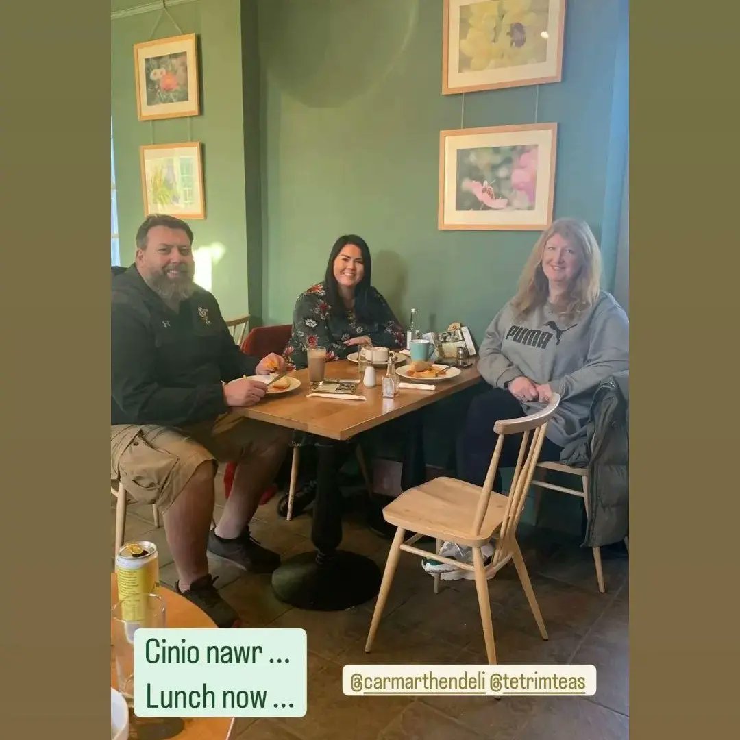 TeTrimTeas's tweet photo. Kelly's had two busy days @walesbotanic with @cywain_mab &amp; @WrightsFood Emporium Llanarthne.
#allthingstea
Cafodd Kelly ddau ddiwrnod prysur yng Ngardd Fotaneg Genedlaethol Cymru gyda Cywain, a Wright's Emporium Llanarthne.
#LocalBusiness #healthtea #wellbeing #cymru #RhubarbRoot https://t.co/lE2XNvg1Fx