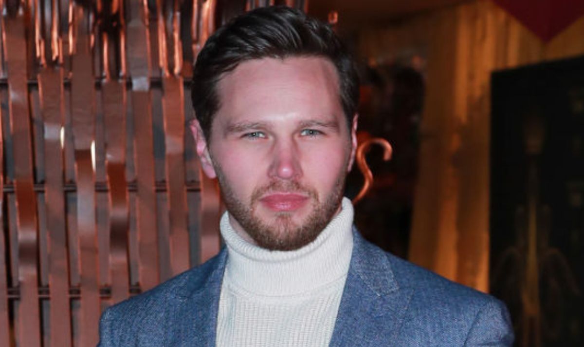 EastEnders' Keanu Taylor star forced to issue apology for 'deceitful' behaviour express.co.uk/celebrity-news… #eastenders #keanueastenders #dannywalters #dannywalterseastenders #cirquedusoleillondon #cirquedusoleilredcarpet