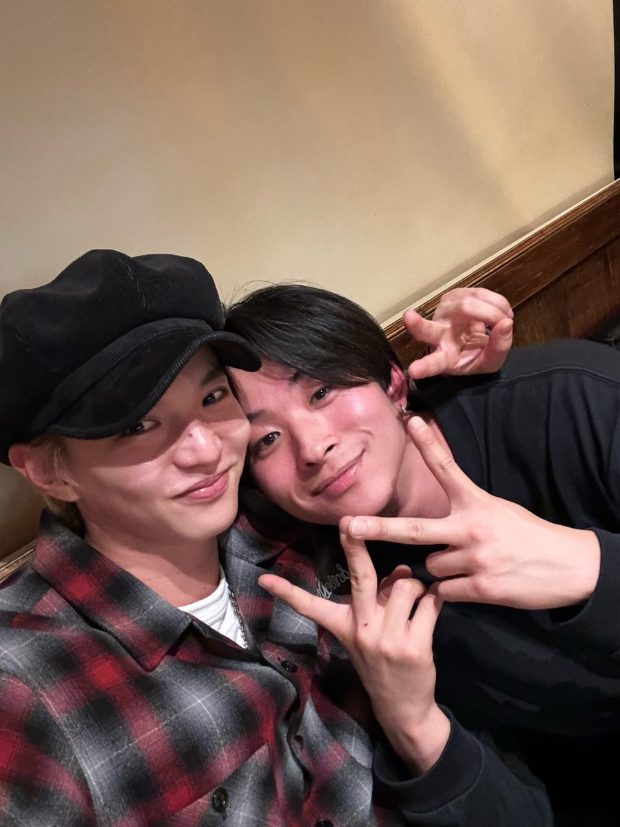 taiki__official's tweet photo. 誕生日おめでとう ◡̈  
お祝いできた🥂 https://t.co/uqVTxe6V0y