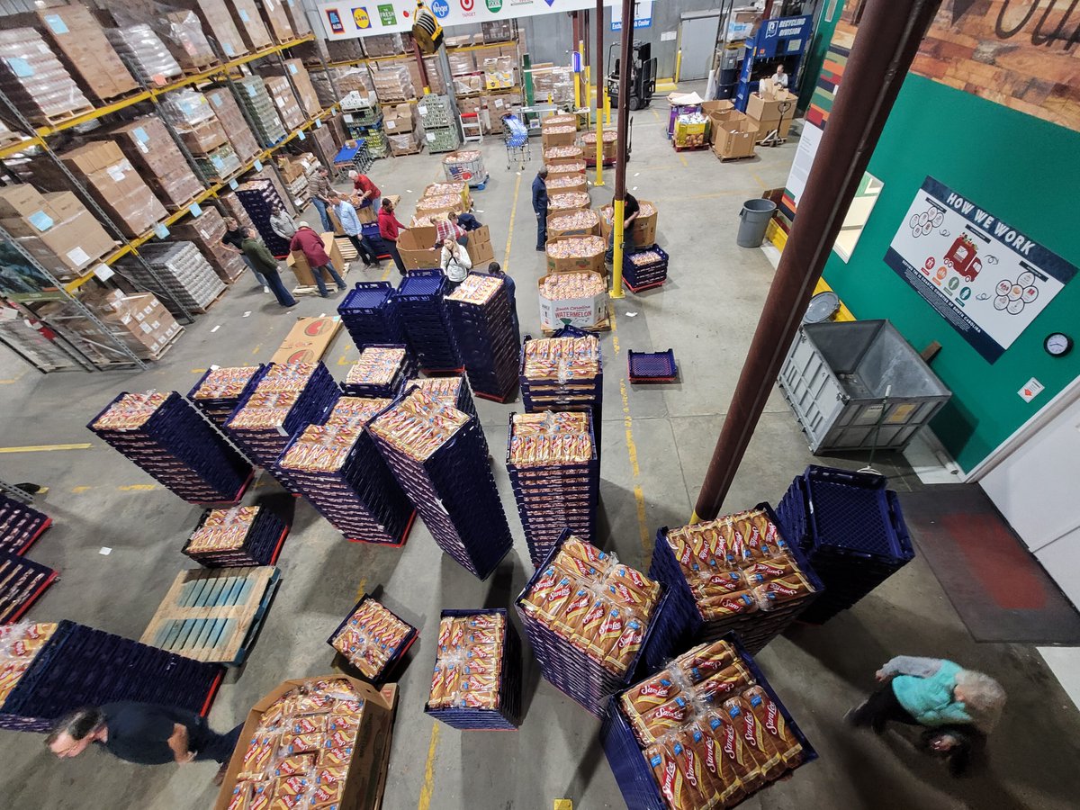 This week our friends at Bimbo generously donated a truckload of fresh bread for our neighbors to enjoy. We also shout out the 628th Contracting Squadron from Joint Base Charleston for volunteering to sort all 11,050 loaves of bread! #FeedingTheLowcountry #FlashbackFriday