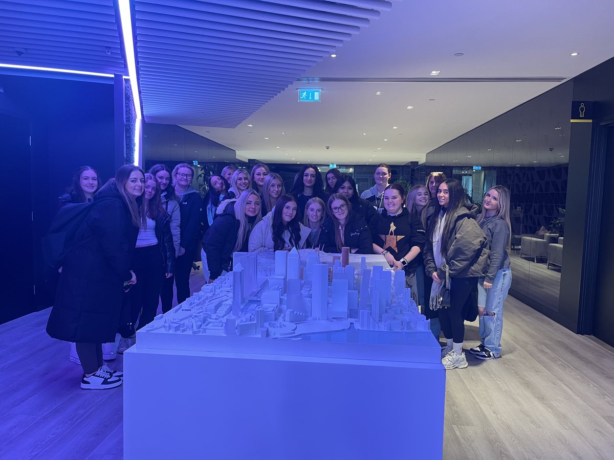 A group of Year 12 and 13 Business Studies students have been enjoying an educational trip to London (3/3)