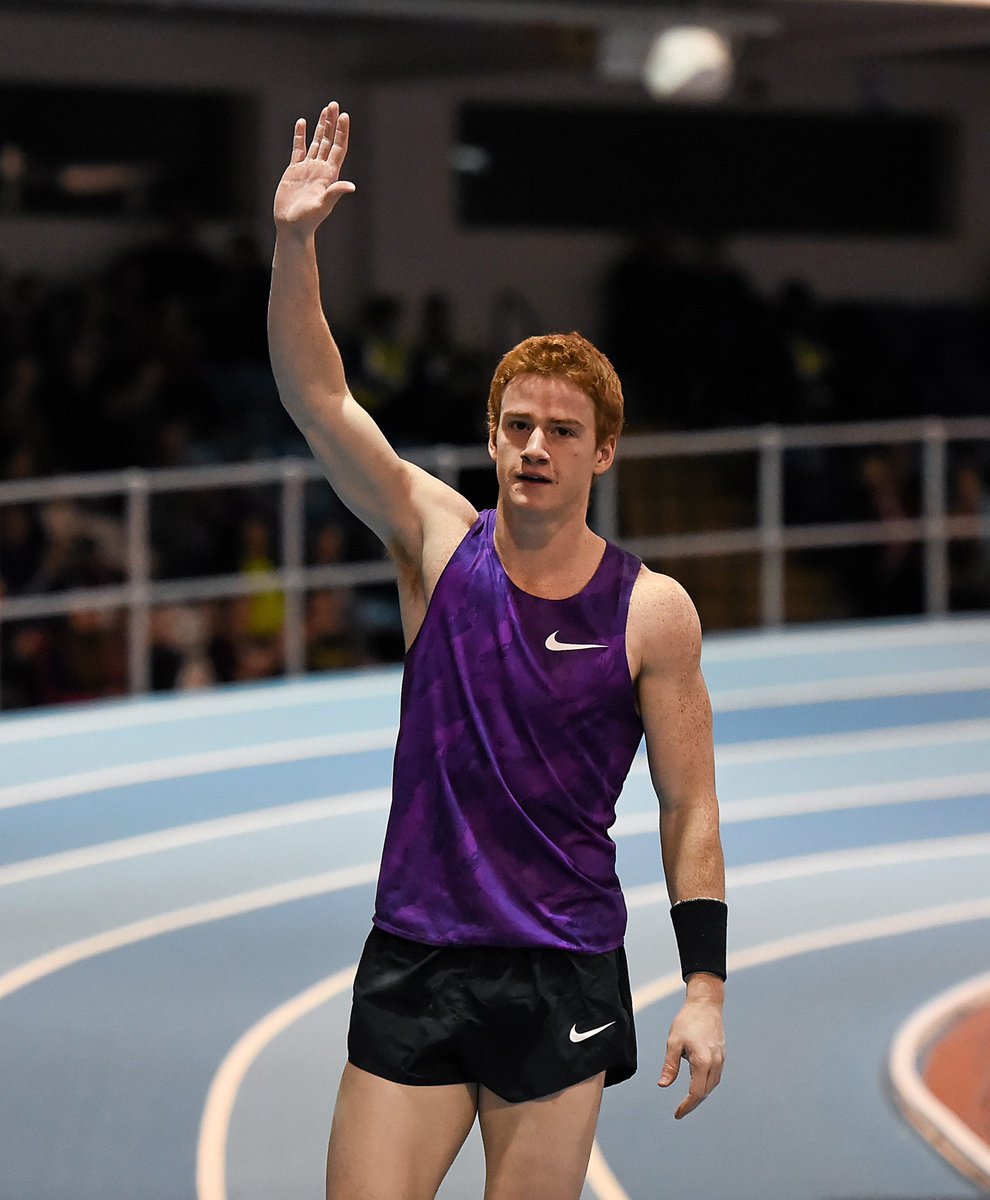 Condolences to the family and friends of Shawn Barber who passed away. TUS International Arena Pole Vault Stadium record holder. Pictured acknowledging the crowd after his 5.77m record vault in 2016 💔
