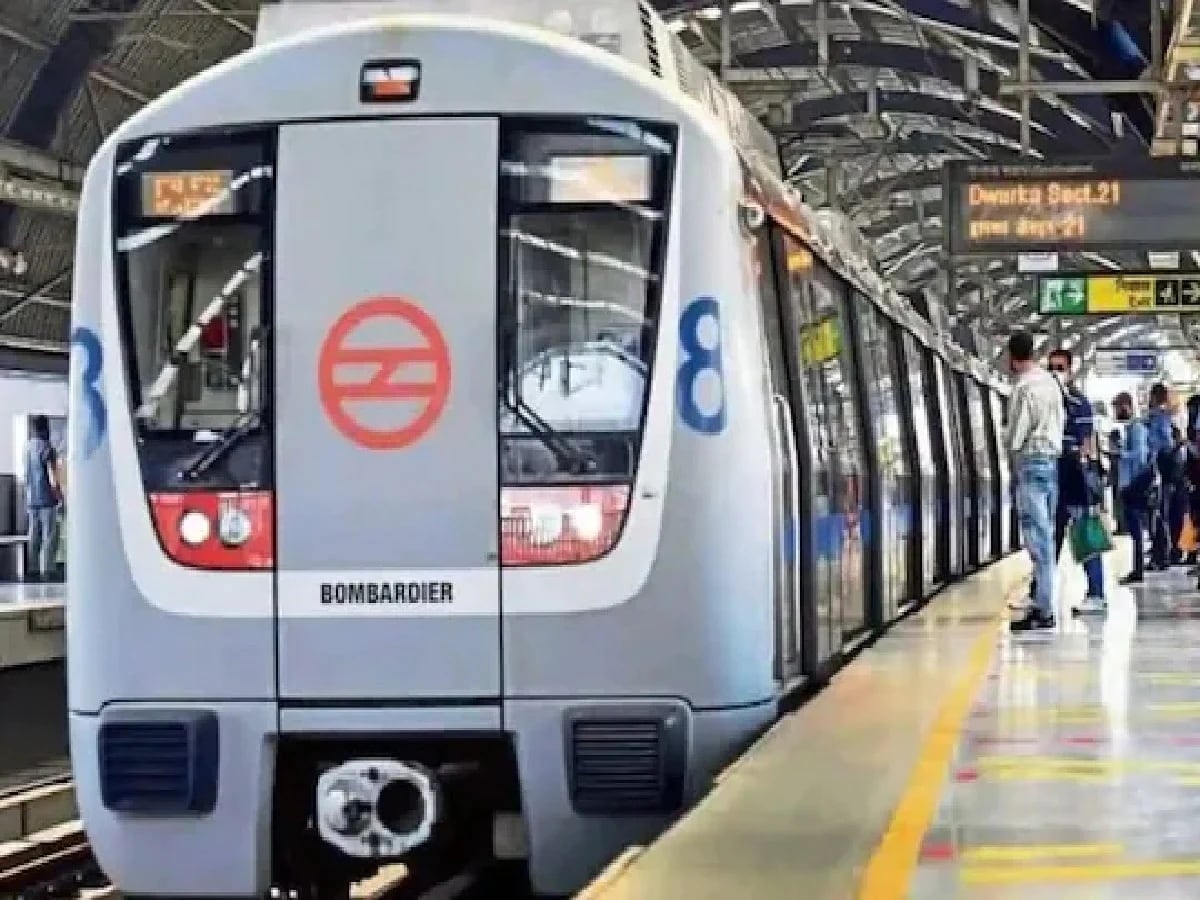 BREAKING - 
DELHI METRO Announced that they will provide free Service on 25rh January for Republic Day for the people going to attend the ceremony.

DELHI METRO - FREE FREE FREE 

#Delhimetro #republicDay #25thJanuary #indianHoliday