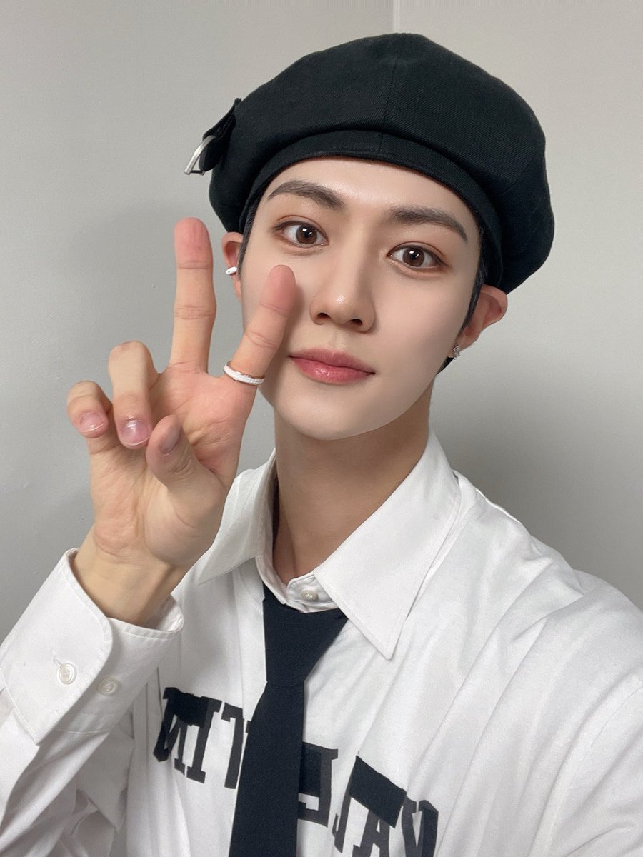 LUN8_members's tweet photo. [#이안]
오늘 소중한 한 페이지를 장식할 수 있어서 행복했습니다 감사합니당☺️ 파이팅🫶

#루네이트 #LUN8 https://t.co/sH3w8DhvHp