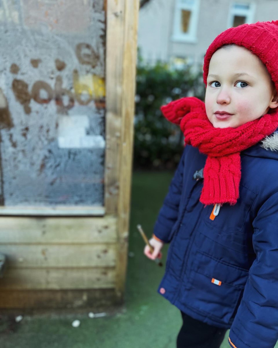 MissArthur_'s tweet photo. Seize the Season 💙❄️ @EAS_EarlyYears https://t.co/eLeYs0Plba