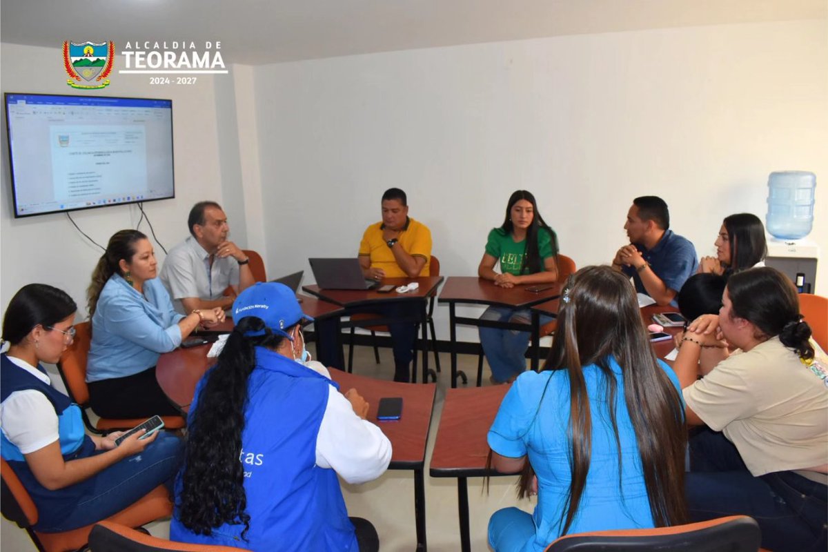 alcteorama's tweet photo. Con el objetivo de analizar las principales situaciones de salud pública en el municipio, se desarrolló el Comité de Vigilancia Epidemiológica Municipal  COVEM, en el que se hizo una revisión de los principales eventos presentados así como las estadísticas y situaciones de alerta https://t.co/d7pbJ4h78n