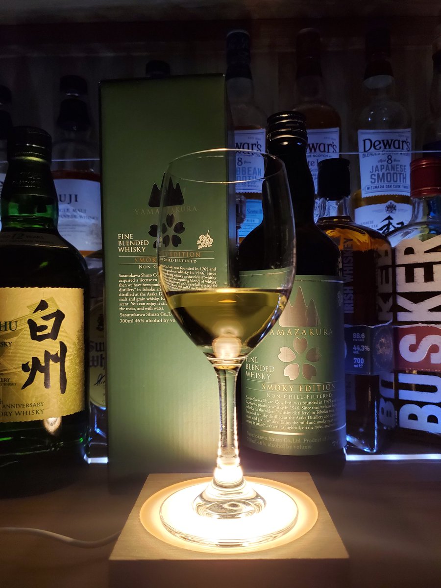 psan512's tweet photo. 本日は抱き合わせ販売で買った山桜スモーキーエディション

初めて飲むのでストレートで
ほんのりピート香 https://t.co/Q9YdQmfdFf